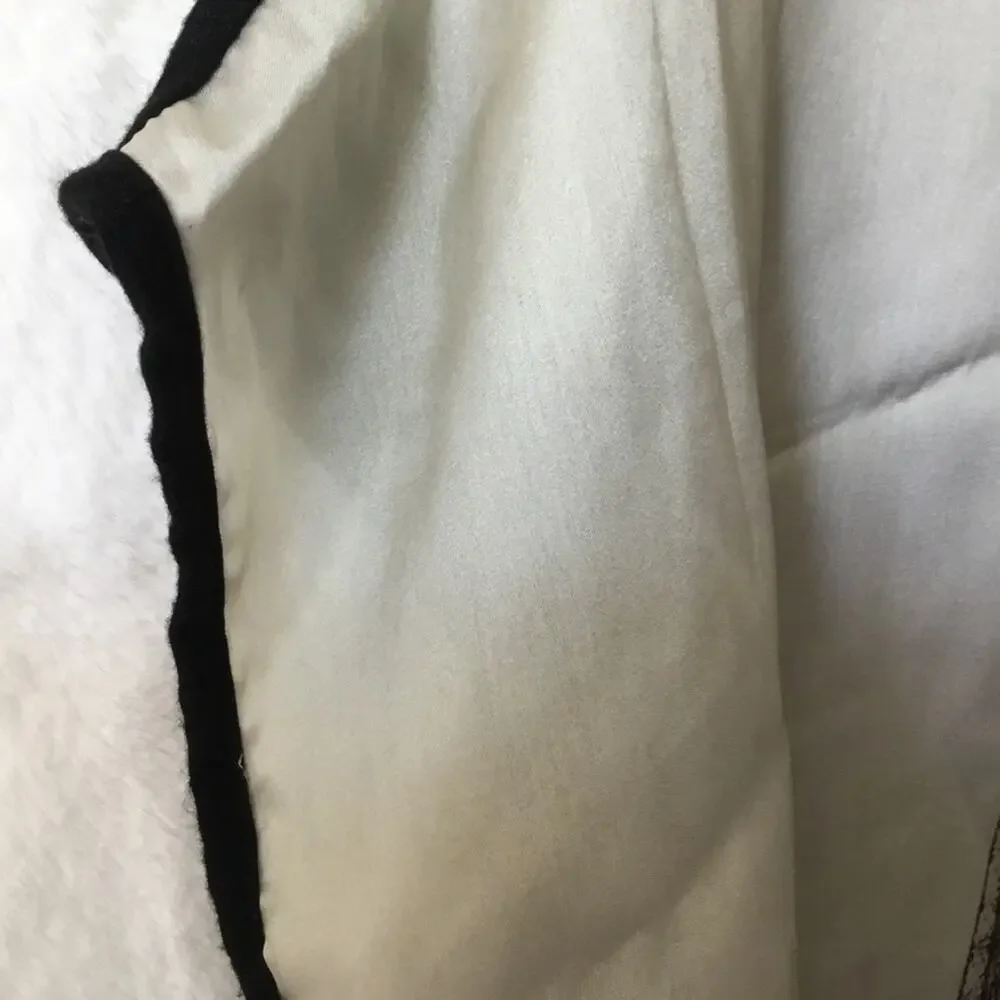 Yuni Los Angeles Black & Light Gray Eiffel Tower Graphic Top - Picture 5 of 15